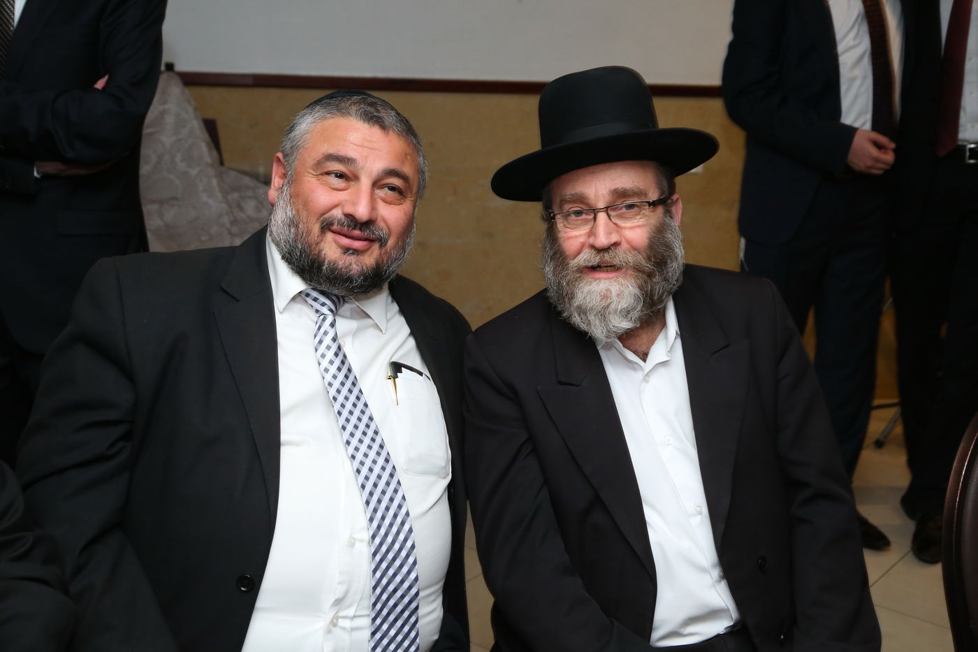 שמוליק גרינברג אירס את בתו, אבוטבול שר "ריבון העולמים" • צפו