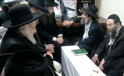 הגר"ש אוירבך ניחם את בני הגרח"ש ליבוביץ זצ"ל