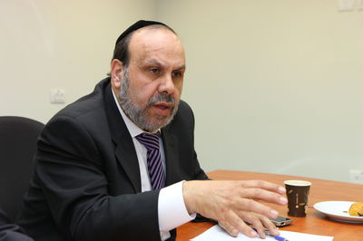 השר דוד אזולאי. קורא לרבנים לזעוק