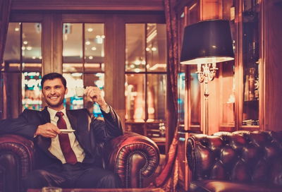 עשיר. הוא כנראה ממש רצה את זה