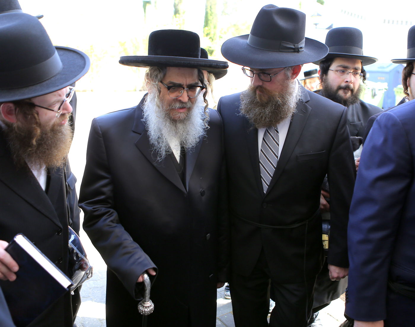 מה העניק שליח חב"ד בסביון לרבי מסאטמר? צפו בגלריה