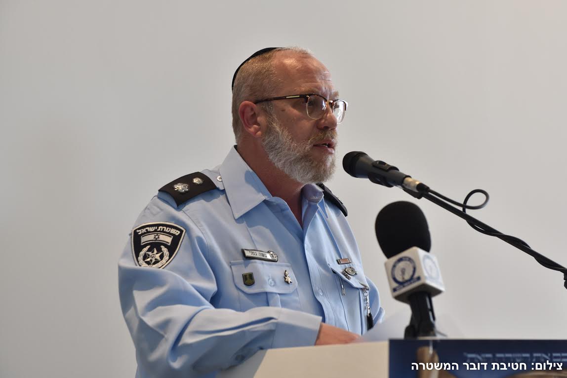 הרב משה גפני נואם בטקס