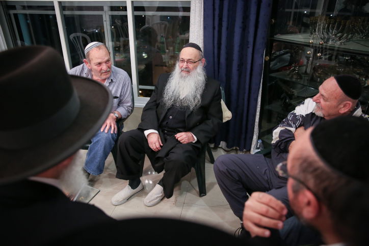 ניחום אבלים אצל חבר 'המועצת' הגאון רבי משה מאיה