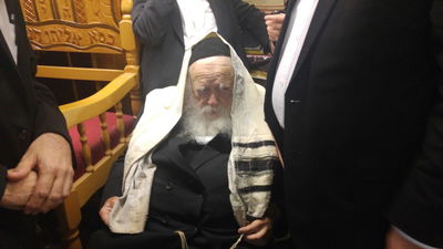 הגר"ח קנייבסקי סנדק בבית החולים