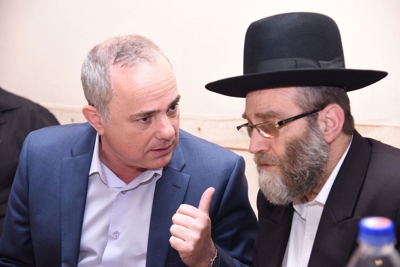 כל המי ומי הצטופפו בשמחת בר המצווה לנכד ח"כ גפני • צפו