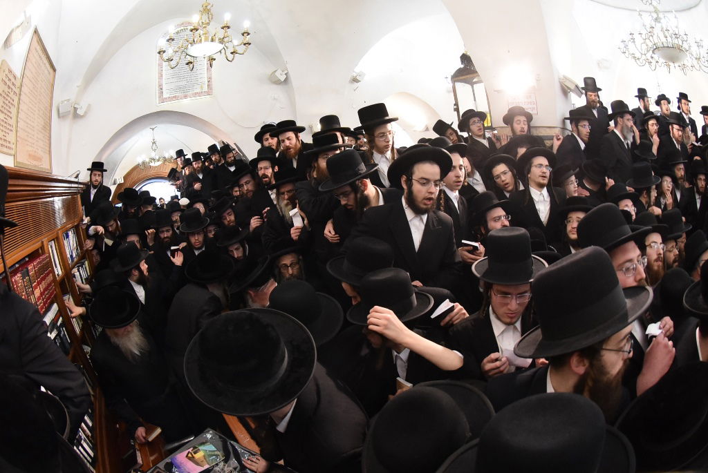 תיעוד ענק: הרבי מסאטמר בציון הרשב"י