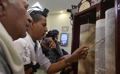 בנו של הפצוע מהפיגוע חגג בר מצווה: "רוצה שאבא יקום"