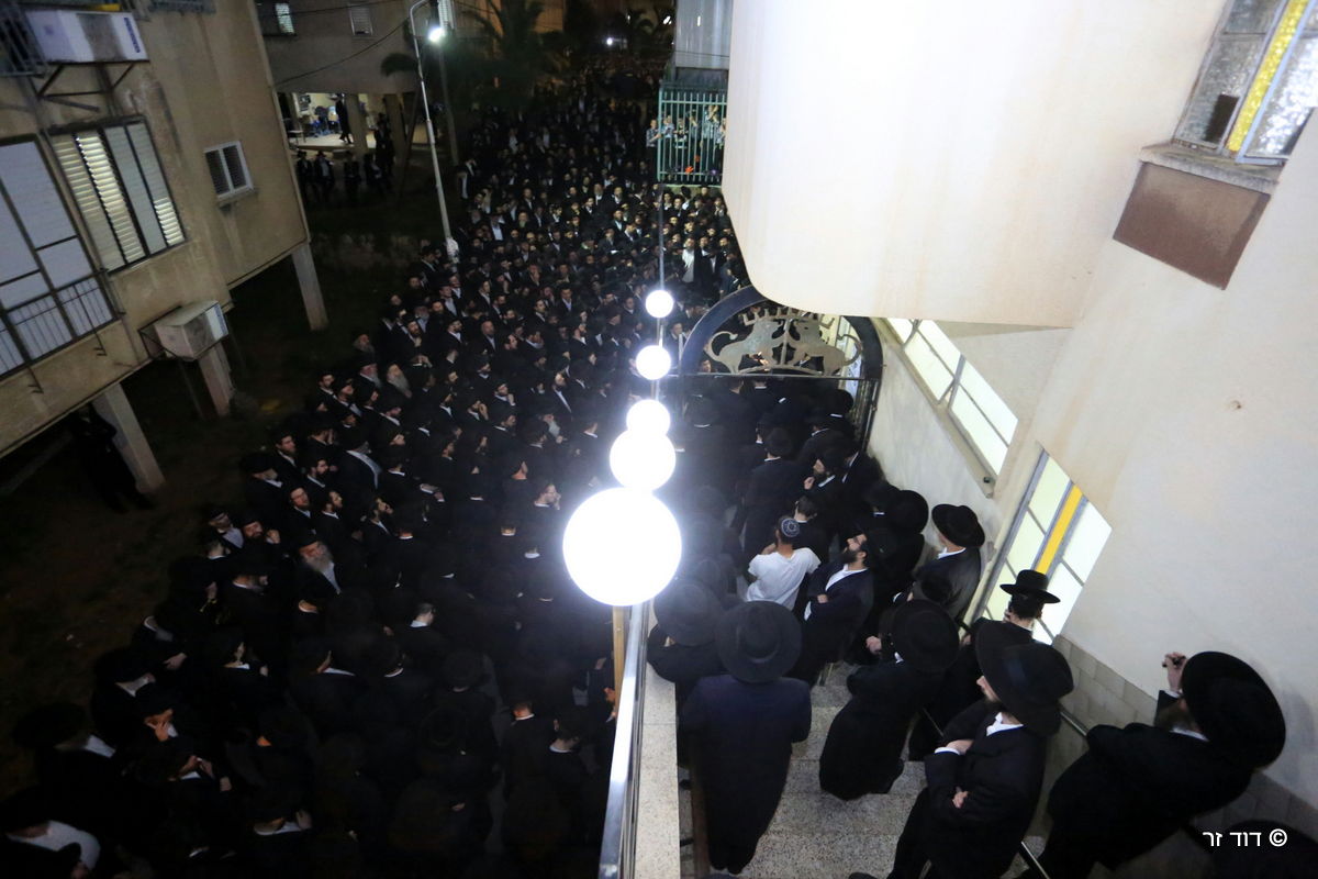 תיעוד דומע: הלוויית הרב ישראל גריינמן ז"ל