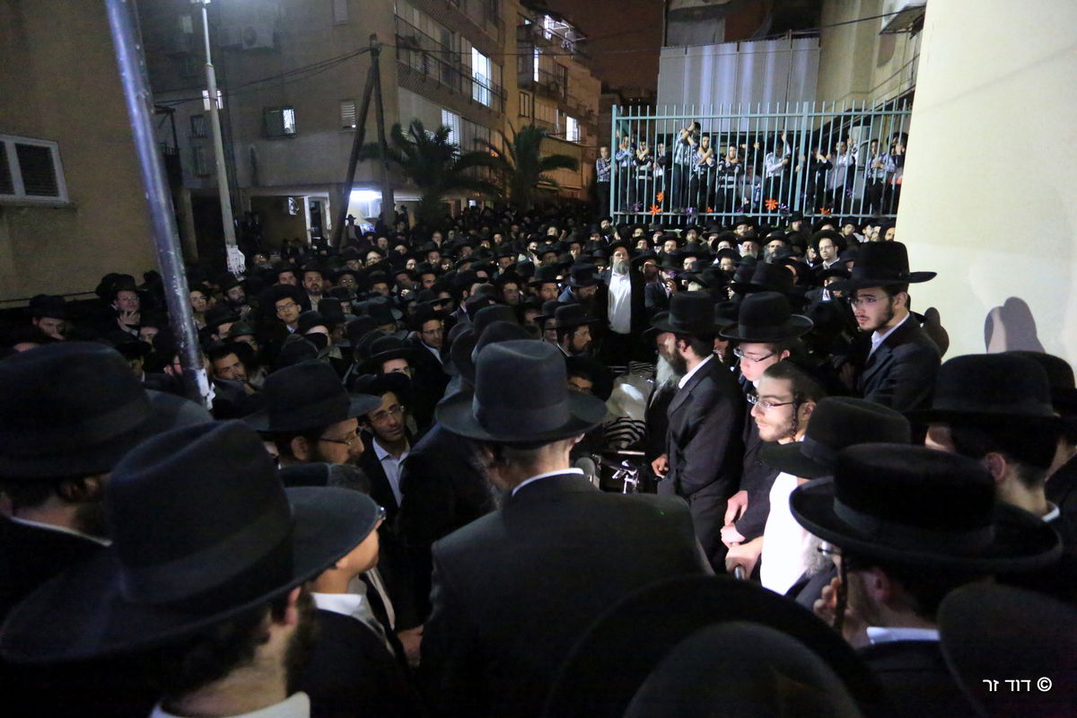 תיעוד דומע: הלוויית הרב ישראל גריינמן ז"ל