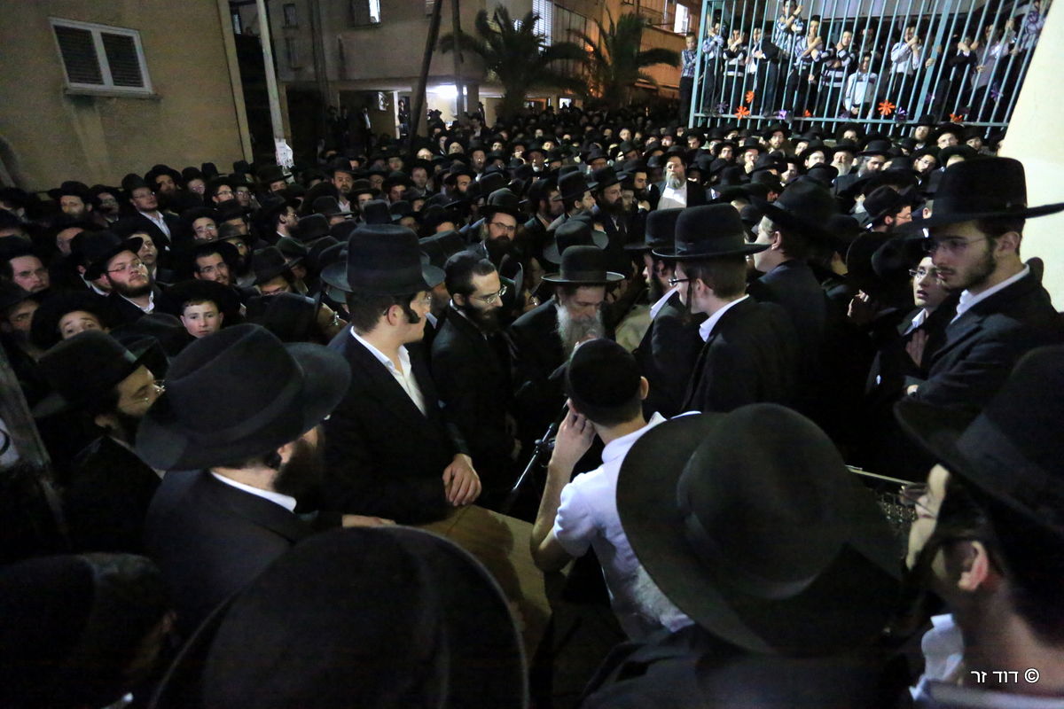 תיעוד דומע: הלוויית הרב ישראל גריינמן ז"ל