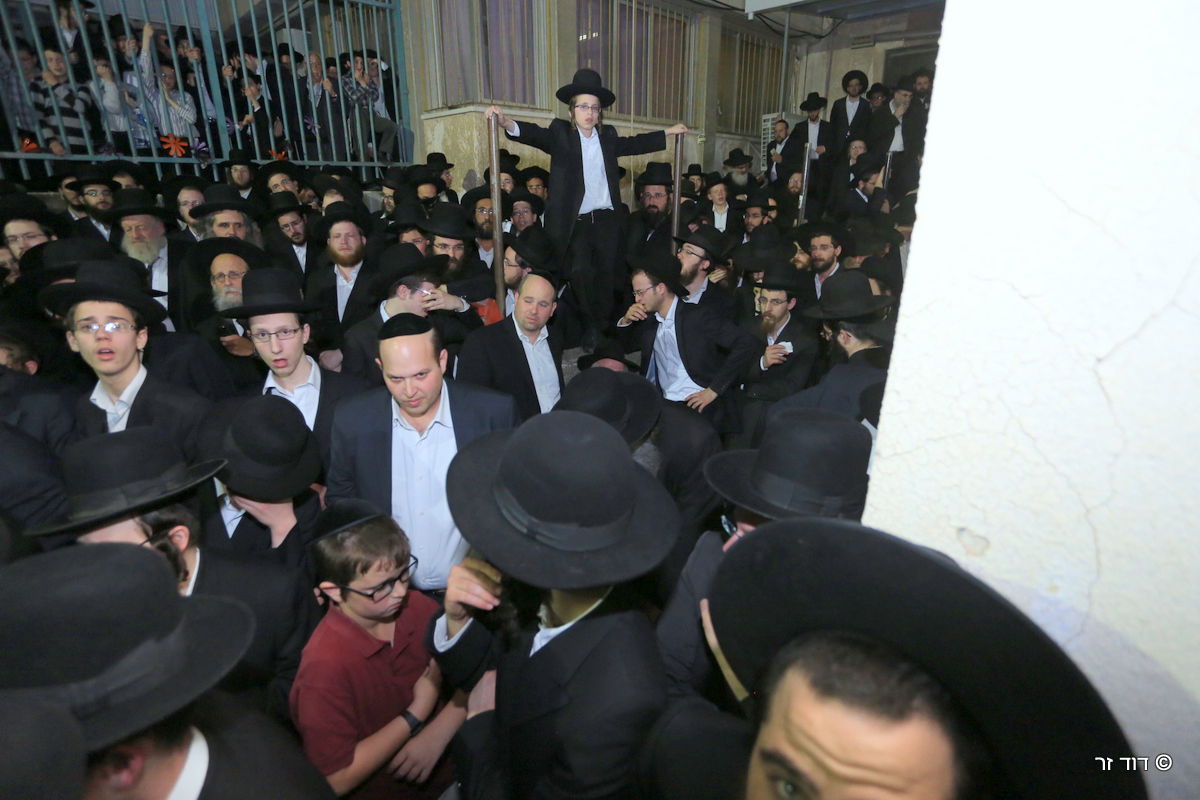 תיעוד דומע: הלוויית הרב ישראל גריינמן ז"ל