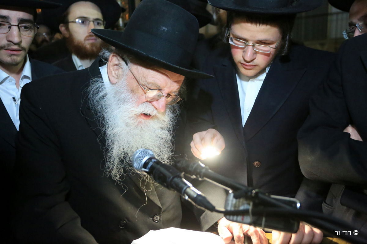 תיעוד דומע: הלוויית הרב ישראל גריינמן ז"ל