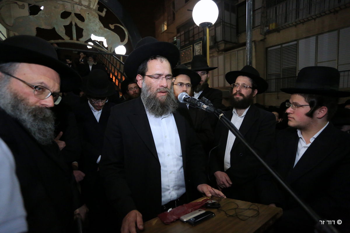 תיעוד דומע: הלוויית הרב ישראל גריינמן ז"ל