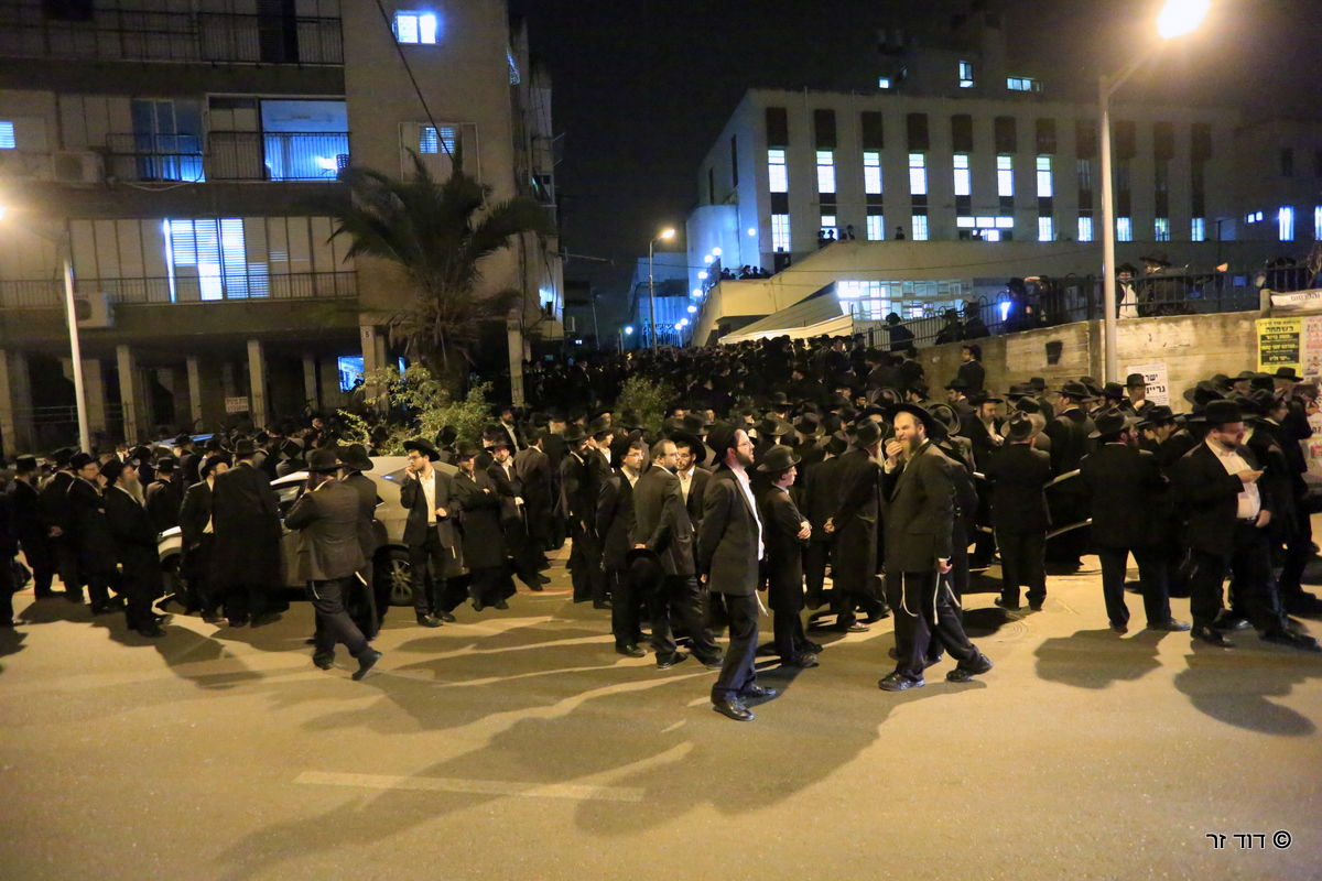 תיעוד דומע: הלוויית הרב ישראל גריינמן ז"ל