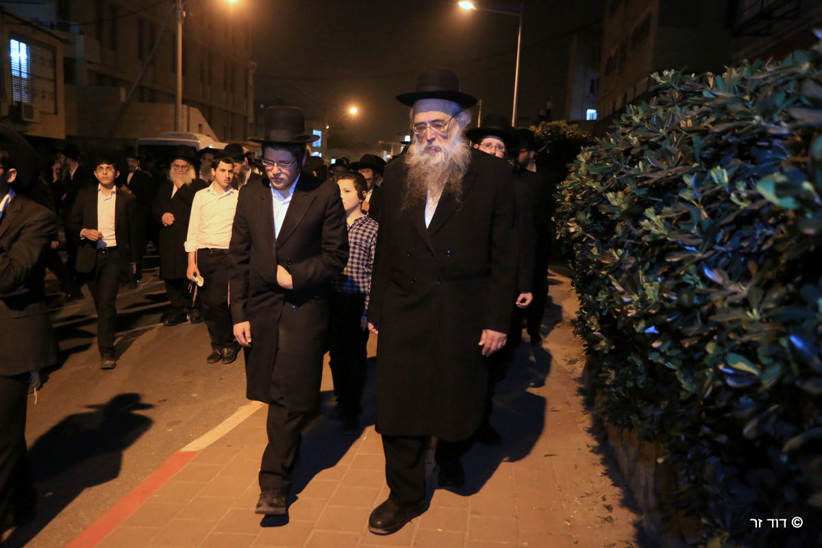 תיעוד דומע: הלוויית הרב ישראל גריינמן ז"ל