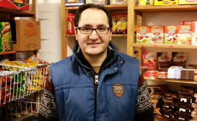 כאמביז עליזדה בחנות הכשרה היחידה בקלן