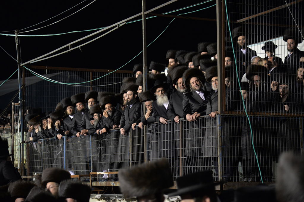 תיעוד ענק: ההדלקה של הרבי מסאטמר במירון