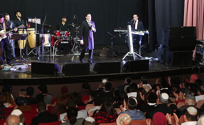 צפו: מנדי ג'רופי ואייל טויטו מארחים את ישי לפידות ועילי אבידני