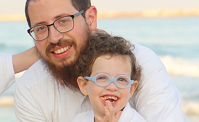 זכריה לנדאו עם בנו