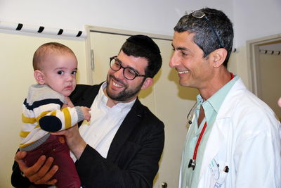 ד"ר אלחנן נחום, עידן גרסון ובנו דניאל חיים