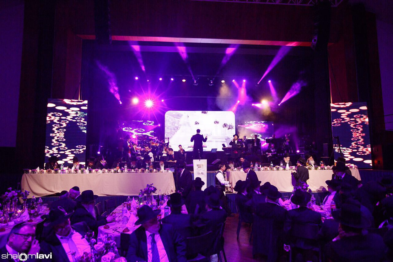 צפו: ישיבת מיר אספה כסף עם לוי פאלקאוויטש ותזמורת סימפונית