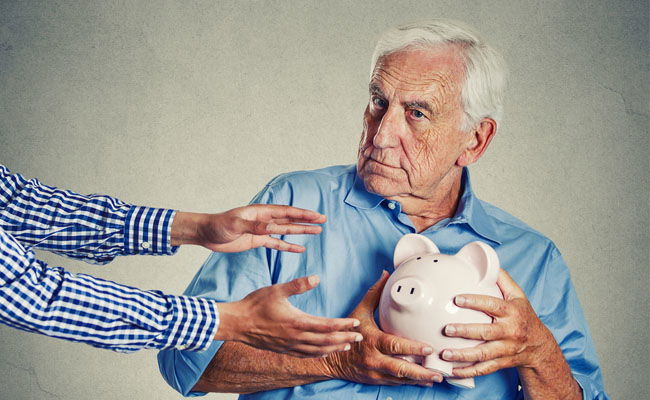 הונאת פונזי: קשיש השקיע 850 אלף שקל שירדו לטמיון