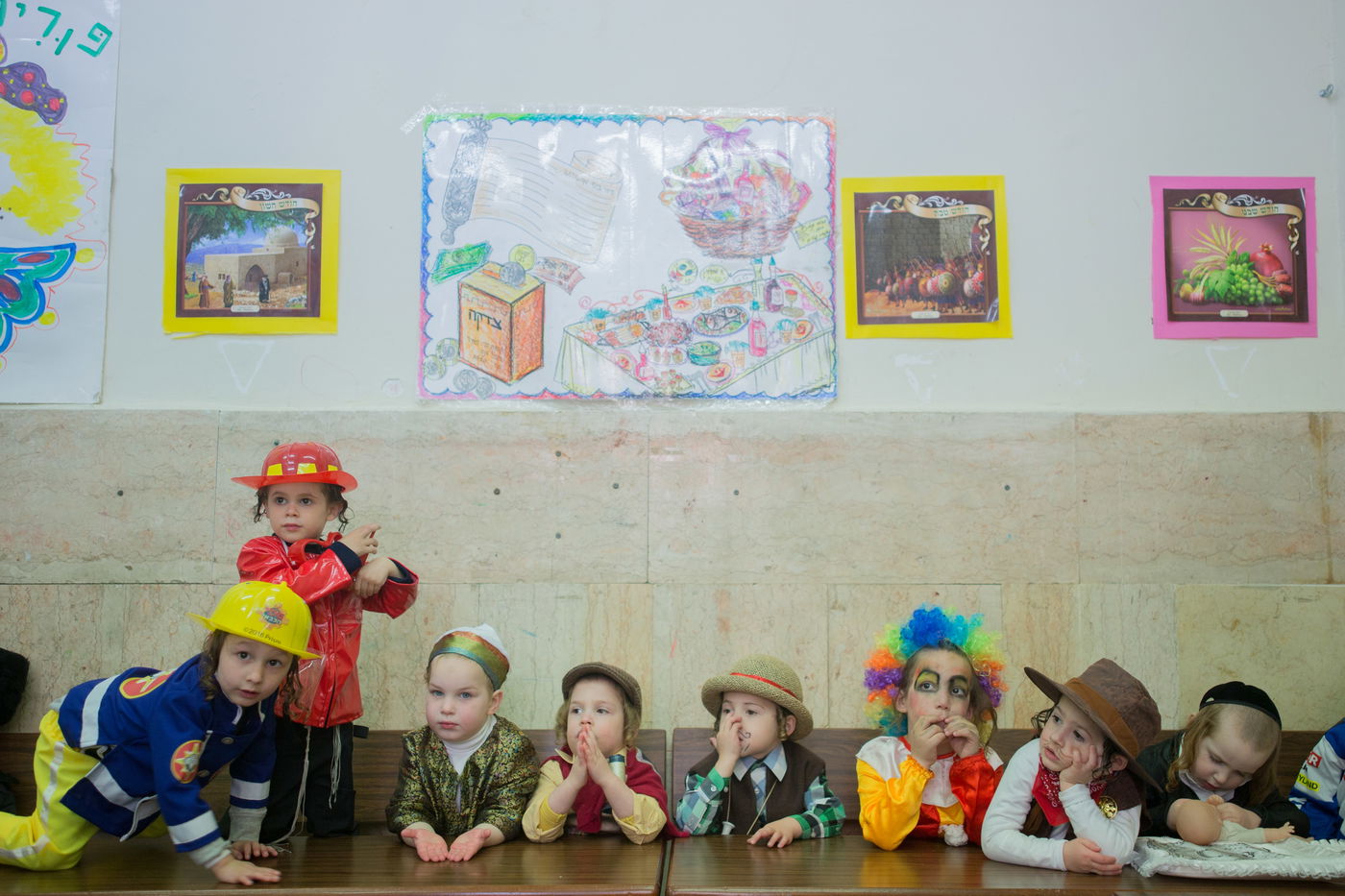 צפו: ילדי תולדות אהרן ופינסק קרלין מחופשים