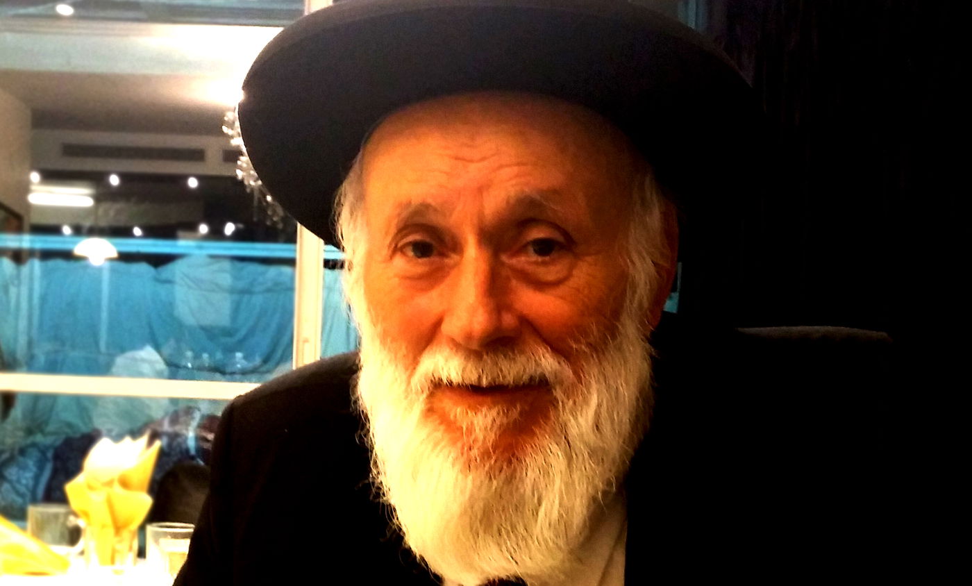 הגר"א עצור זצ"ל בשמחה משפחתית בערוב ימיו