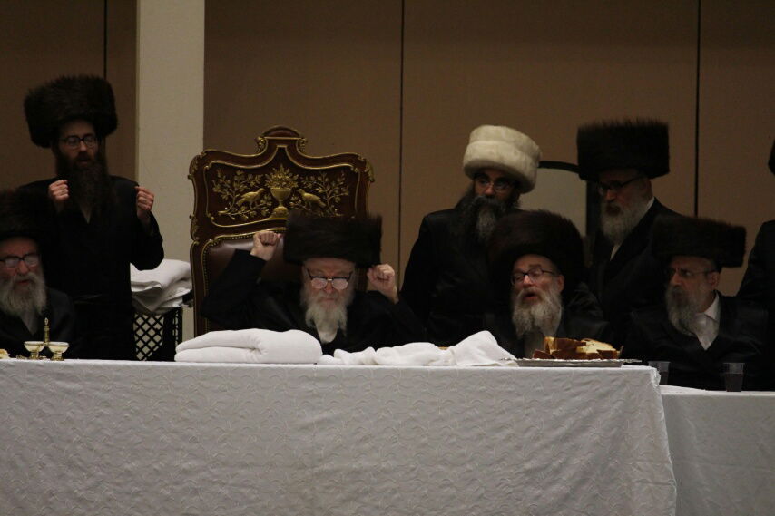 פורים בסקווירא: ההצגה והשירה • צפו בתיעוד