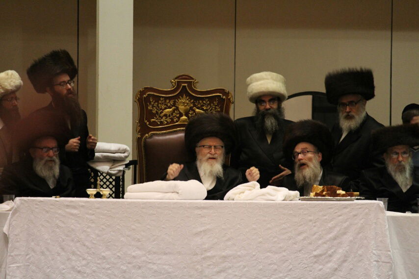 פורים בסקווירא: ההצגה והשירה • צפו בתיעוד