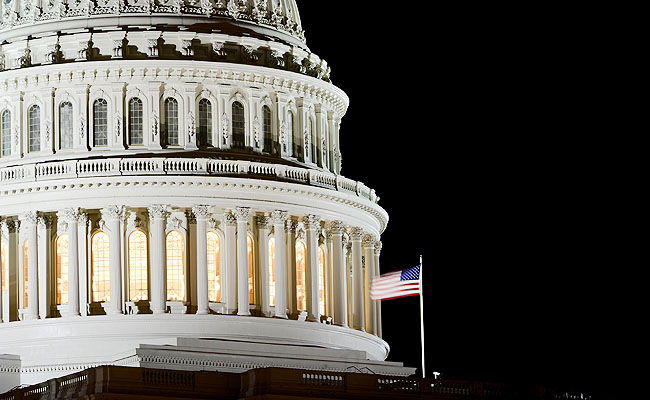 דרמה בארה"ב: ירי בגבעת הקפיטול, ניסיון חדירה לבית הלבן וחפץ חשוד בטיימס סקוור