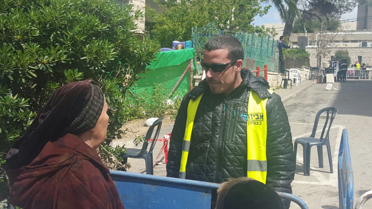 מפקד המשטרה לרבנית נויבירט: "מצטער שהגענו למצב הזה"