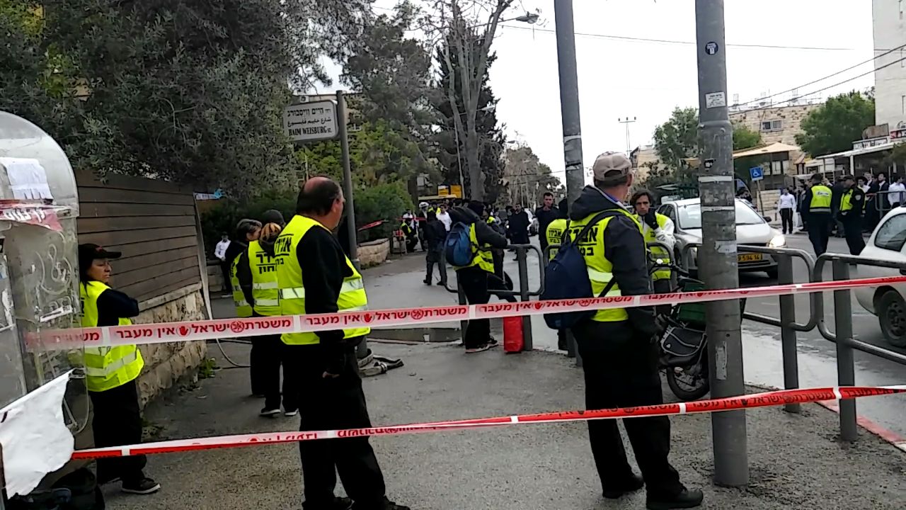 לקראת הריסה: מאות שוטרים ופקחים מפנים את הישיבה  • תיעוד