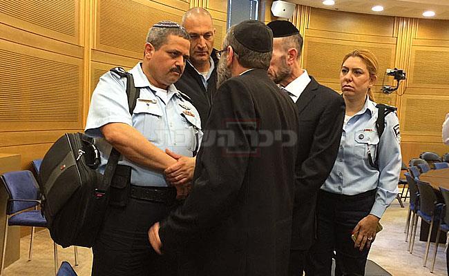 גפני והמפכ"ל בכנסת, הבוקר