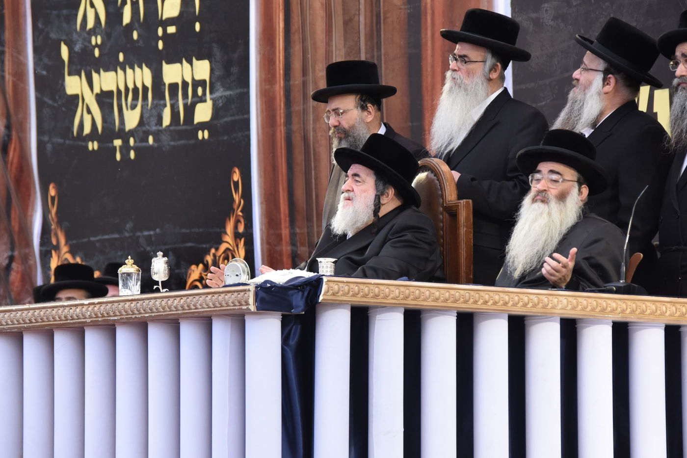 אלפים בהנחת אבן הפינה ל"בית ויז'ניץ" בבני ברק • צפו