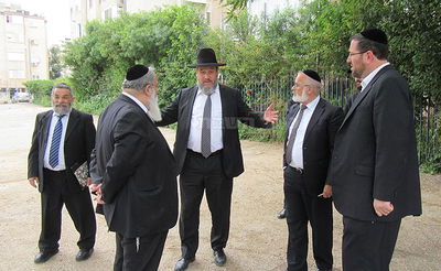 הרב סורוצקין בביקור ב'בית יעקב'