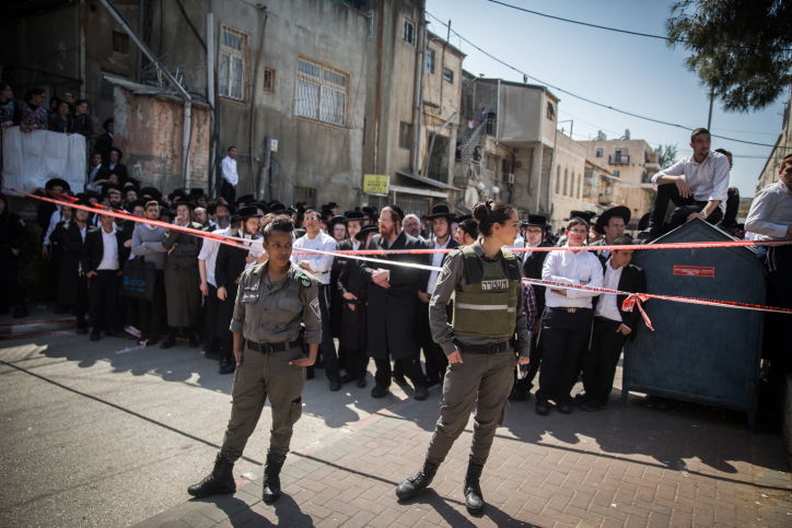 בתי ורשא עלו באש, וכל הסקרנים הגיעו; גלריה