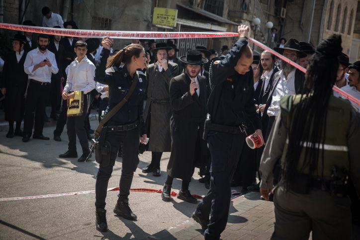 בתי ורשא עלו באש, וכל הסקרנים הגיעו; גלריה