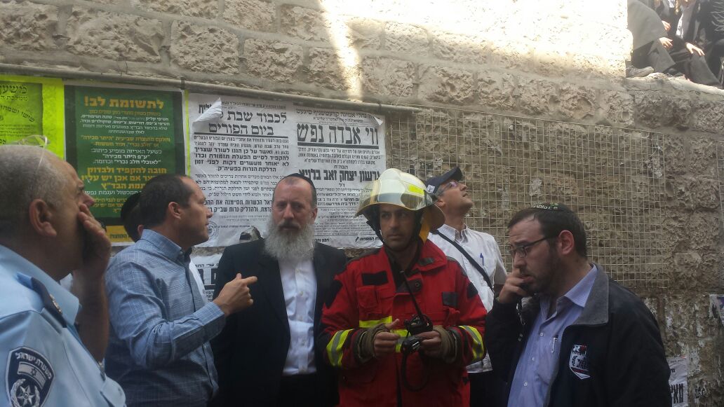 צפו בווידאו: לוחמי האש נלחמים בלהבות