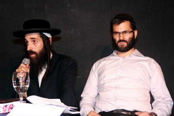 משמאל, יואליש קרויס, איש העדה חרדית