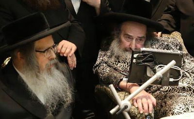 האדמו"ר המשותק שמציל ילדים צרפתיים לחינוך תורני