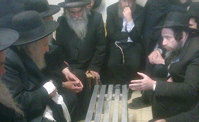 בלילה חורפי: הגר"מ סולובייצ'יק זצ"ל הזיע כחום היום