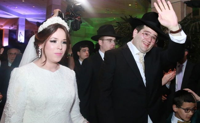 זה קרה: מוישי רוט הסולן של 'המנגנים' התחתן • גלריה