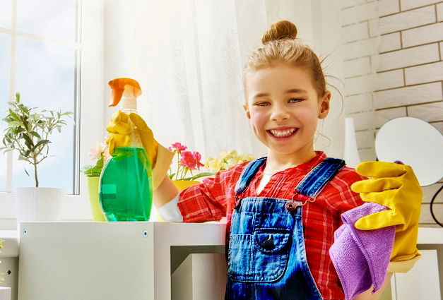 הילדים יכולים לעזור בניקוי הבית