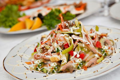 סלט פסטרמה צבעוני וקליל - כשר לפסח