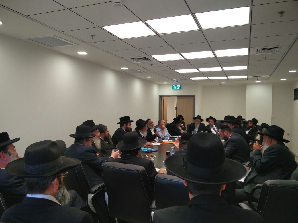 ראשי הבד"צים נועדו עם הוועדה של הרבנות