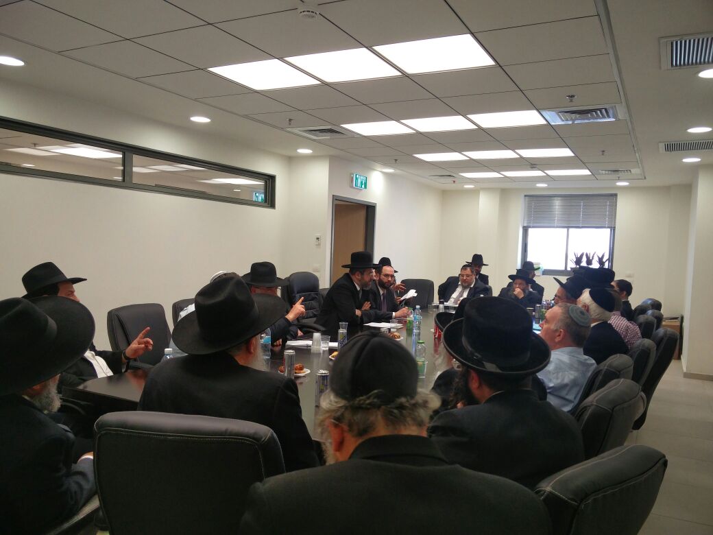 ראשי הבד"צים נועדו עם הוועדה של הרבנות