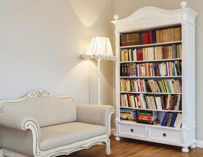 מיקס אנד מאצ'. כל הדרכים לארון ספרים מרשים