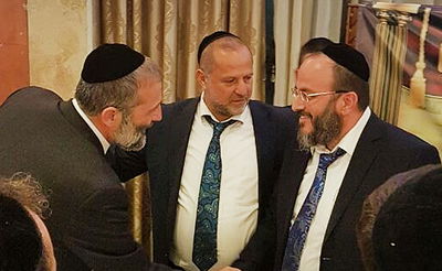 הפתעה: לחיצת יד בין אריה דרעי והשדרן עמי מימון