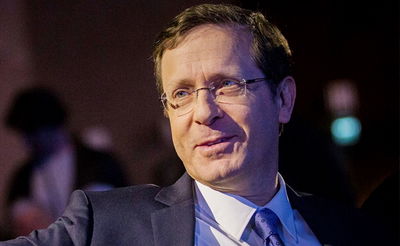 יצחק הרצוג מגיב לחקירה: "אני רגוע, מה שלא הורג - מחשל"